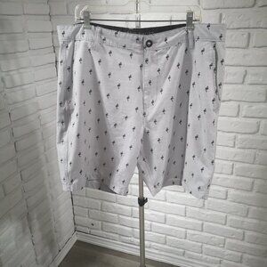 360 Surf Hybrid Water to Land Men's Size 38 Grey with Flamingo Pattern Shorts